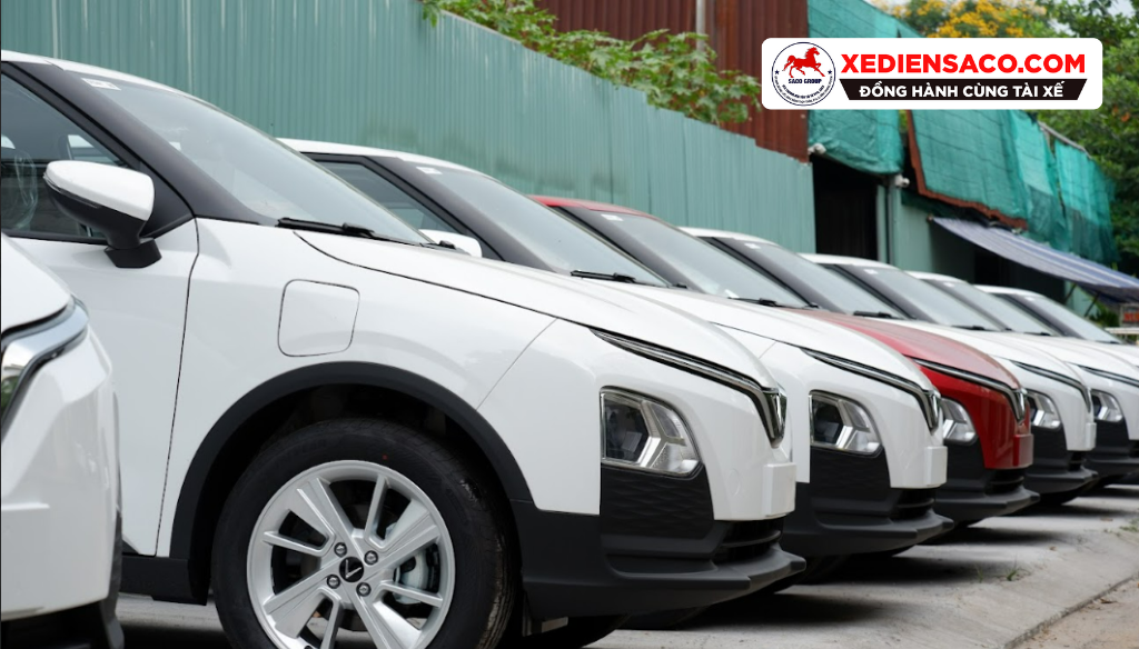 So sánh xe VinFast Limo Green và VinFast VF5